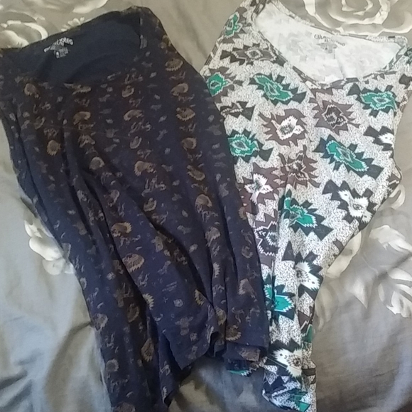 2 tank tops - Picture 1 of 4